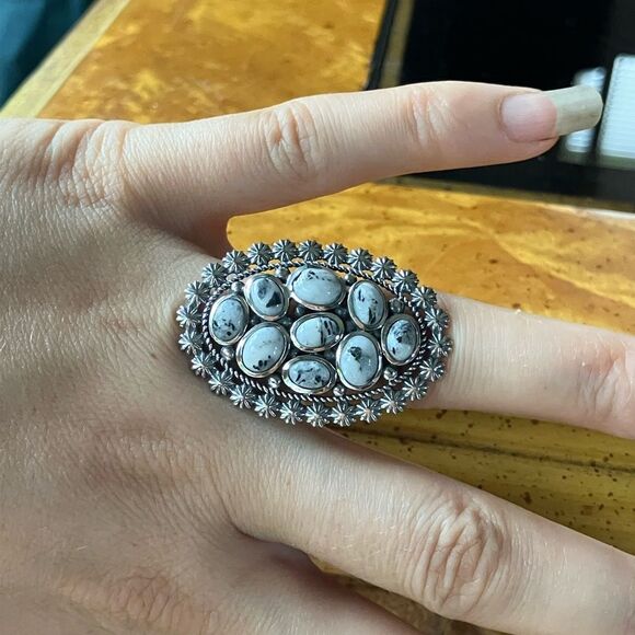 White Buffalo Sterling Silver Statement Ring Size 6 - Picture 3 of 8